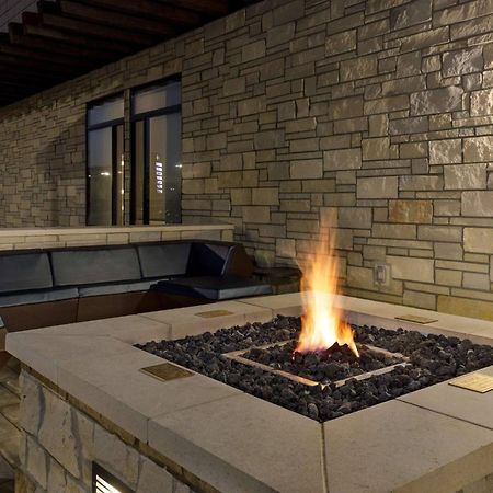 Springhill Suites By Marriott Topeka Southwest Eksteriør bilde