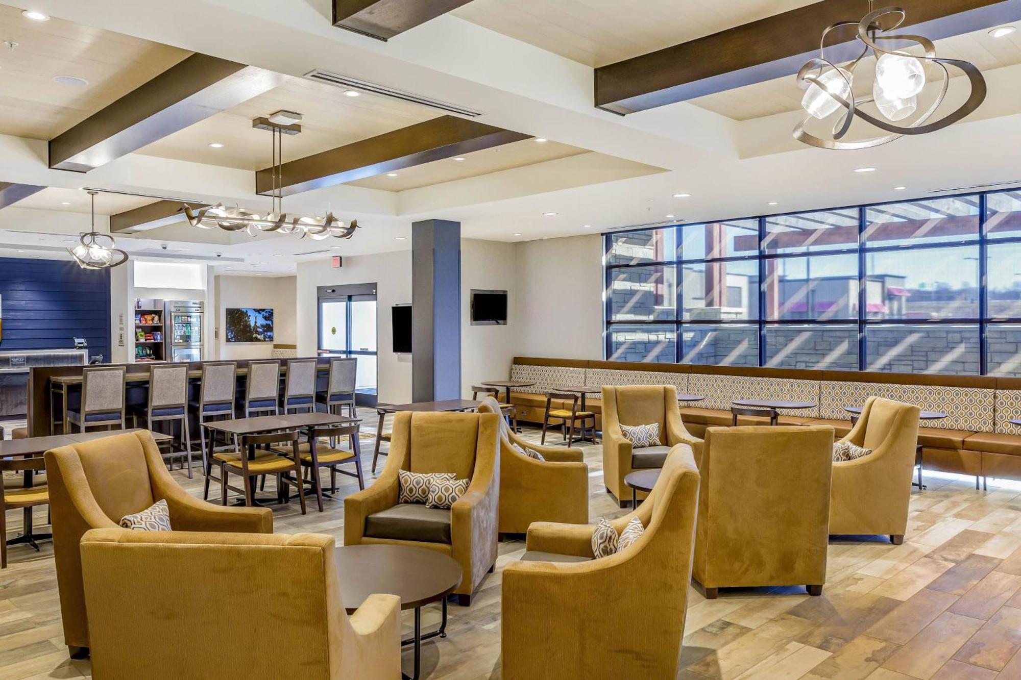 Springhill Suites By Marriott Topeka Southwest Eksteriør bilde