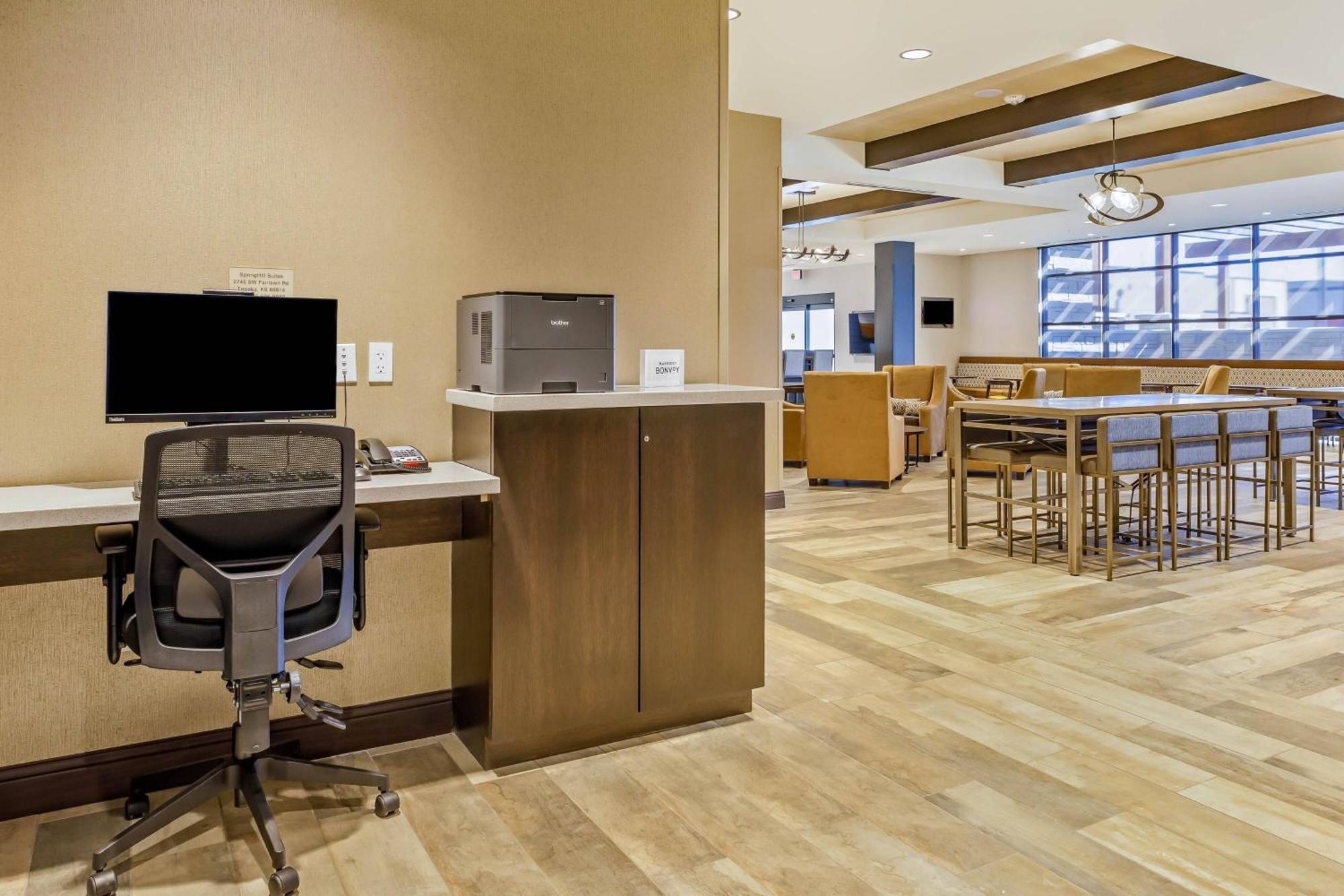 Springhill Suites By Marriott Topeka Southwest Eksteriør bilde
